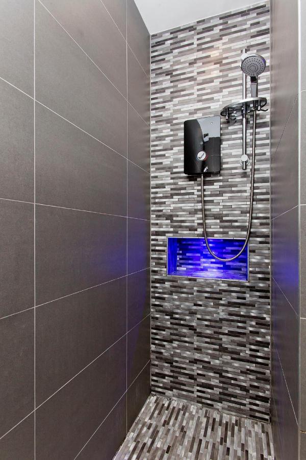 Ultra Modern, West End Village, Refurbished 1 Bed Edinburgh Bagian luar foto